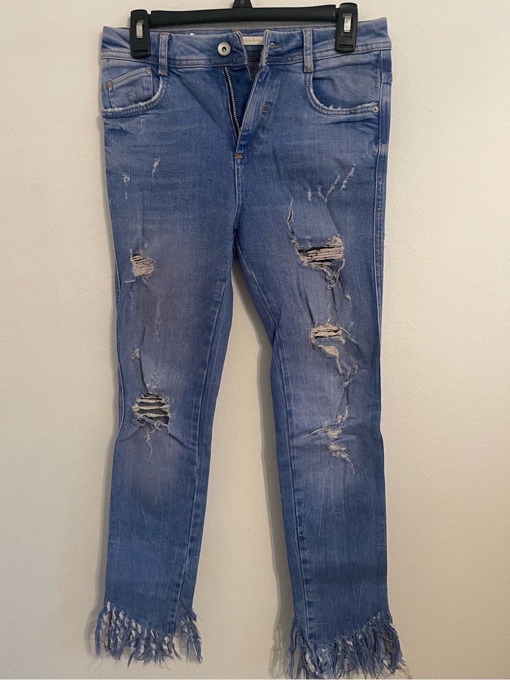 Zara Light Blue Distressed Ankle Jeans with Fringe Hem